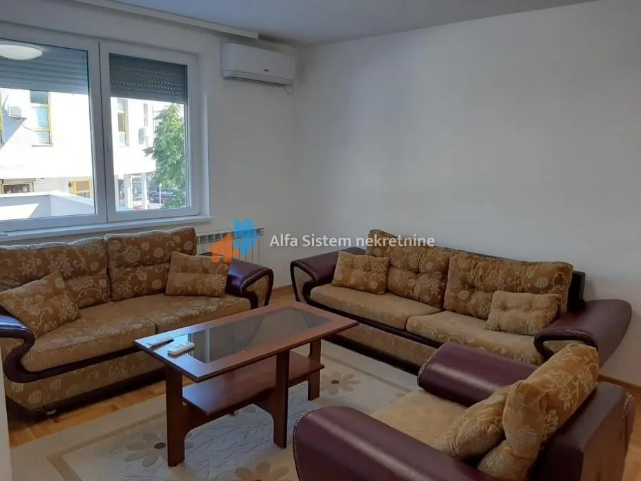Izdavanje, stan, 56m², Zvezdara Sve Podlokacije, Beograd