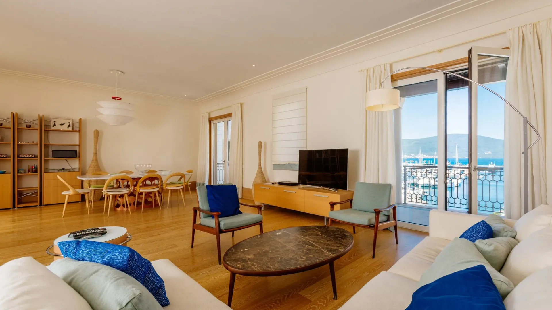 Prodaja, četvorosoban stan, 240m², Porto Montenegro, Tivat