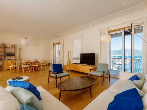 Prodaja, četvorosoban stan, 240m², Porto Montenegro, Tivat - image 4