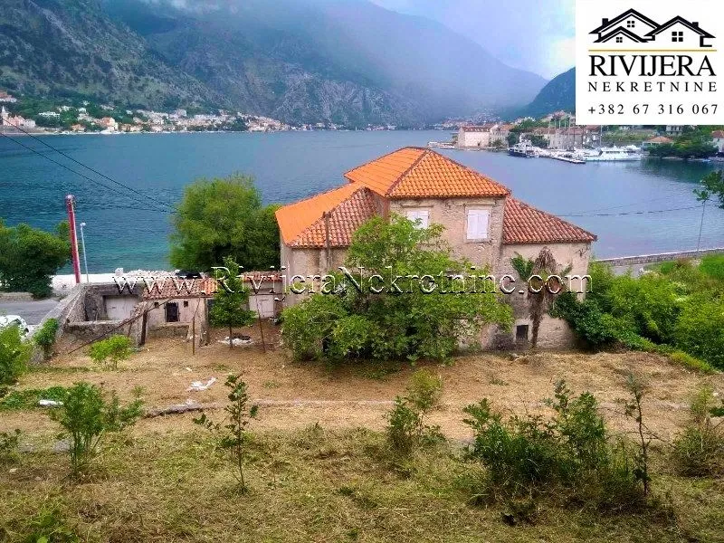 Sale, house, 300m², Prčanj, Kotor