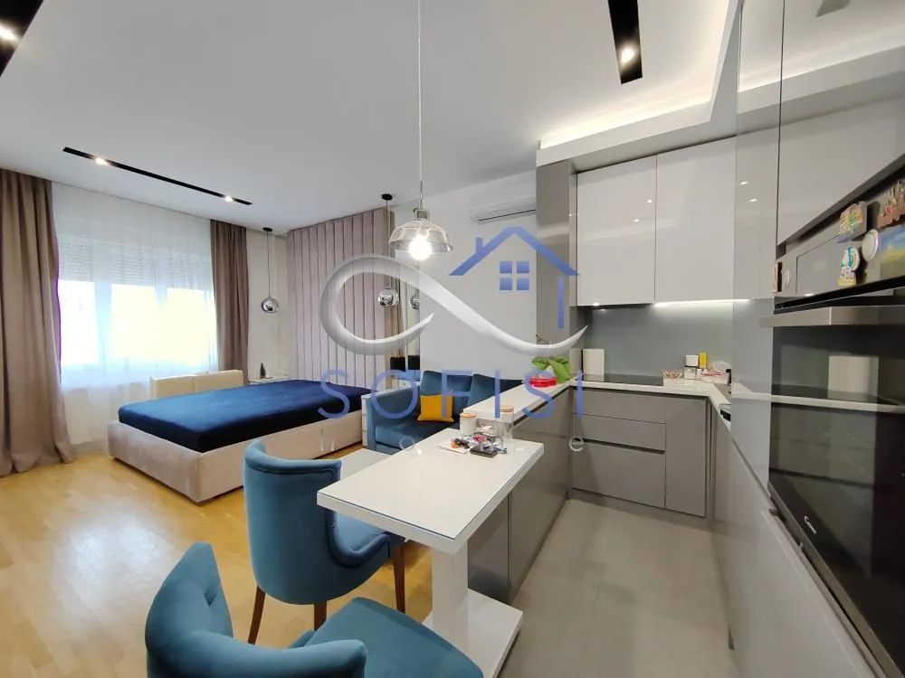 Prodaja, stan, 29m², Centar, Novi Sad