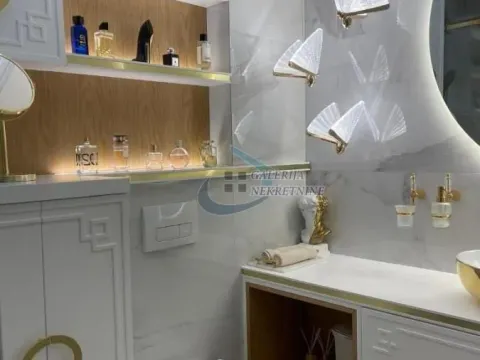 Sale, four bedroom apartment, 175m², Savski Venac, Beograd - image 9