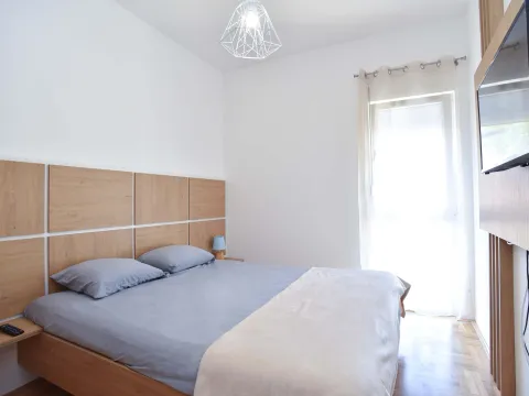 Rent, two bedroom apartment, 42m², Golubovina, Budva - image 8