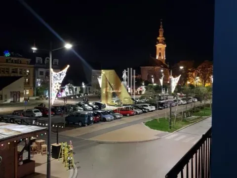 Izdavanje, trosoban stan, 80m², Stari grad, Novi Sad - image 20