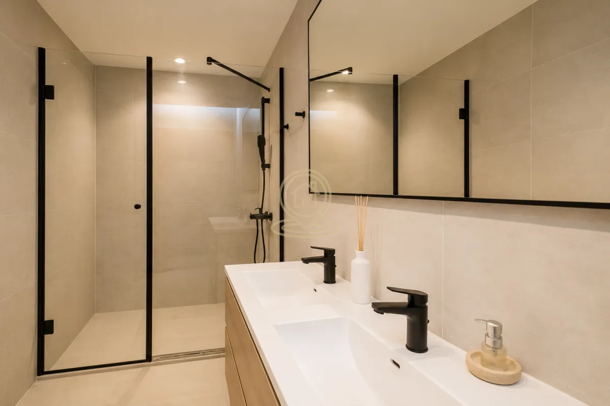 Sale, four bedroom apartment, 144m², Savski Venac, Beograd