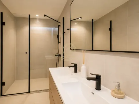 Sale, four bedroom apartment, 144m², Savski Venac, Beograd - image 11