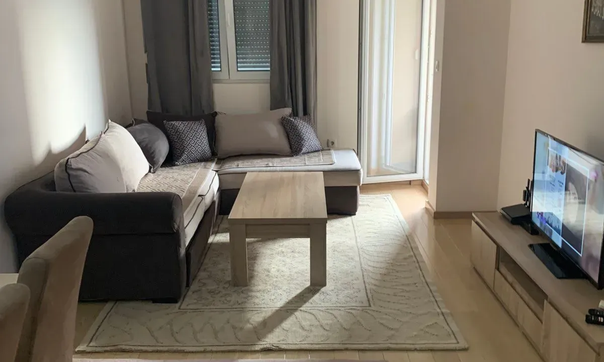Izdavanje, jednosoban stan, 46m², City Kvart, Podgorica