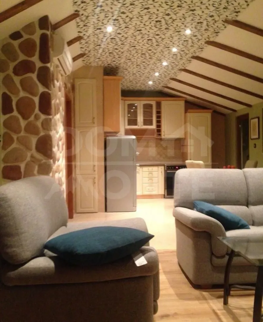Izdavanje, dvosoban stan, 67m², Tivat, Crna Gora