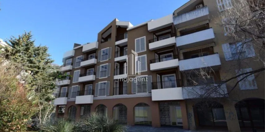 Prodaja, četvorosoban stan, 35m², Adok, Budva