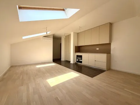 Prodaja, garsonjera, 45m², Tološi, Podgorica - image 2