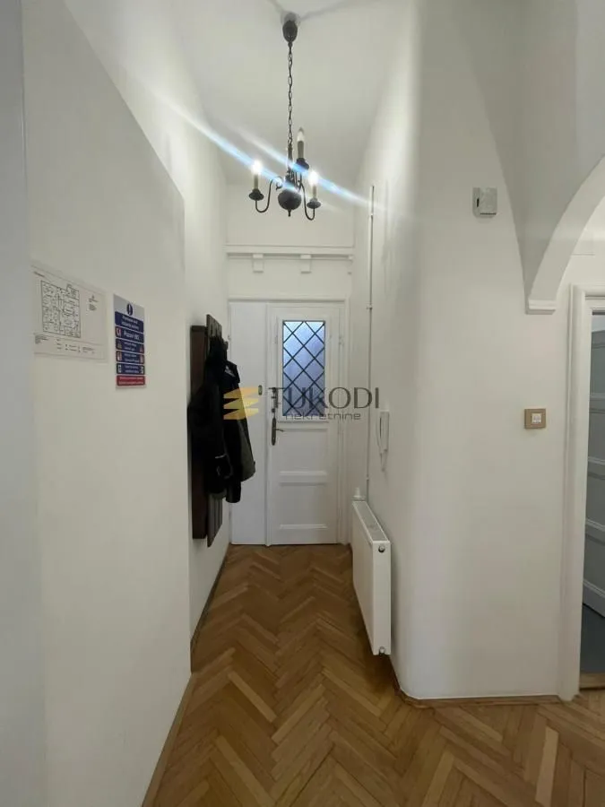 Prodaja, četvorosoban stan, 119m², Centar, Novi Sad