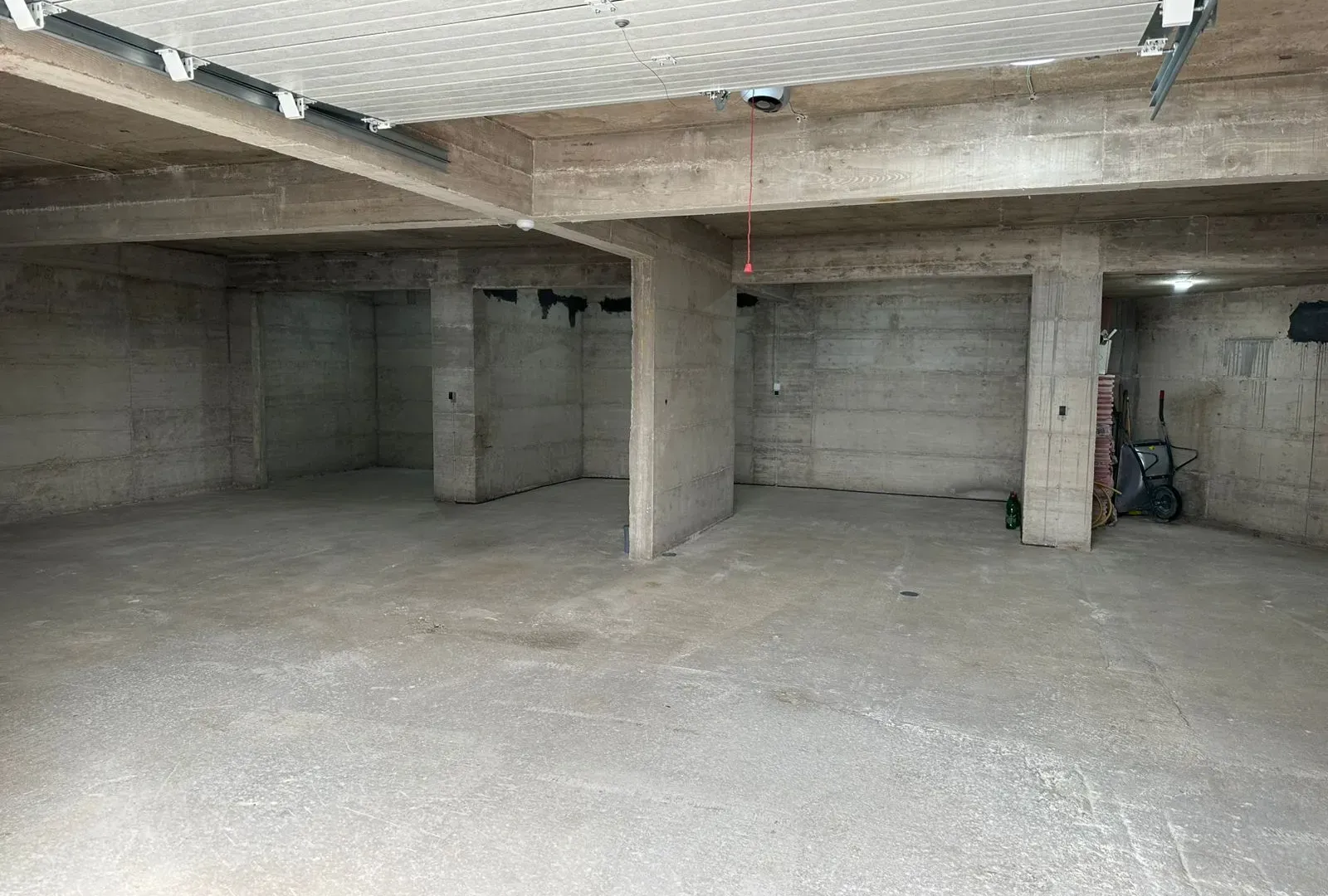 Izdavanje, parking/garaža, 150m², Tripovići, Tivat