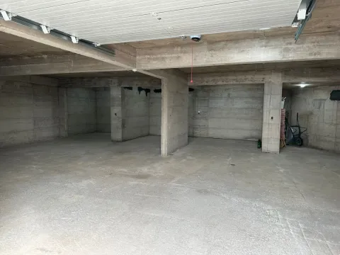 Parking garaža in Tripovići