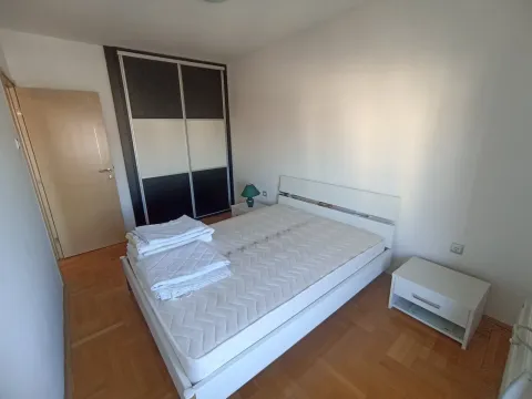 Izdavanje, jednosoban stan, 52m², Preko Morače, Podgorica - image 11