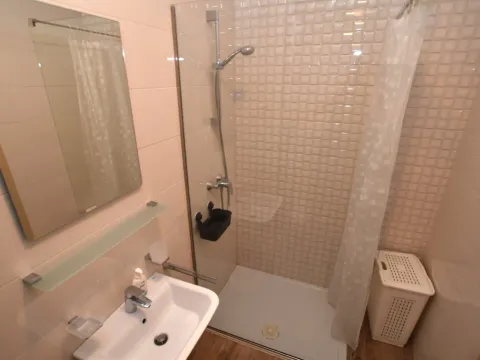 Izdavanje, jednosoban stan, 46m², City Kvart, Podgorica - image 6