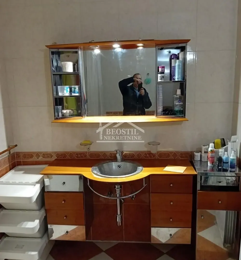 Prodaja, četvorosoban stan, 161m², Voždovac Sve Podlokacije, Beograd