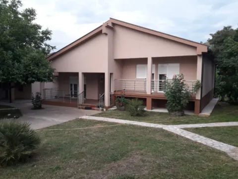 Izdavanje, kuća, 120m², Kokoti, Podgorica - image 7