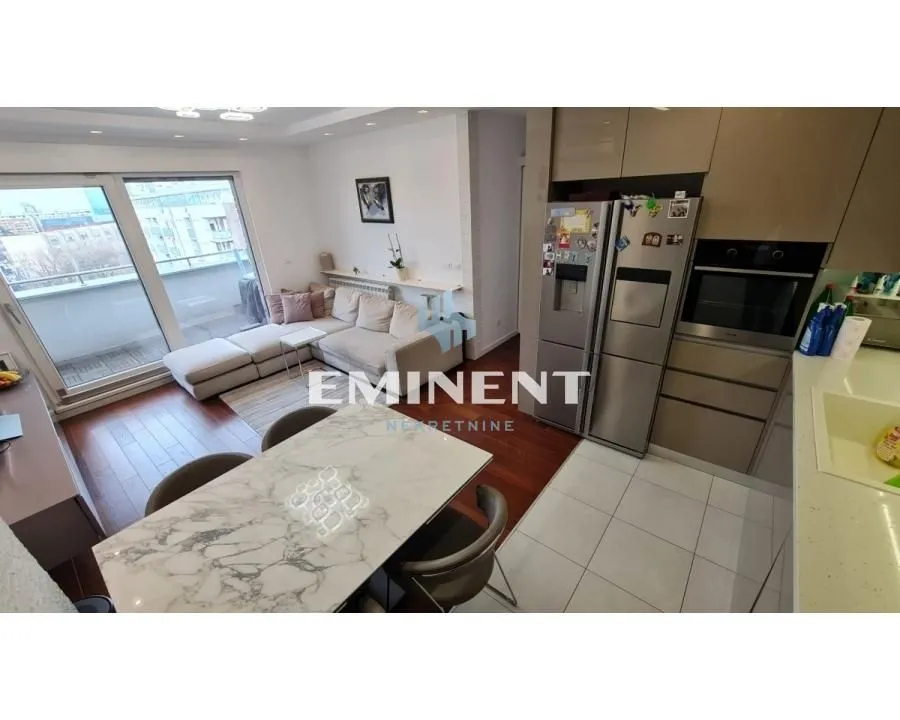 Izdavanje, stan, 69m², Novi Beograd Blok 67, Novi Beograd Sve Podlokacije