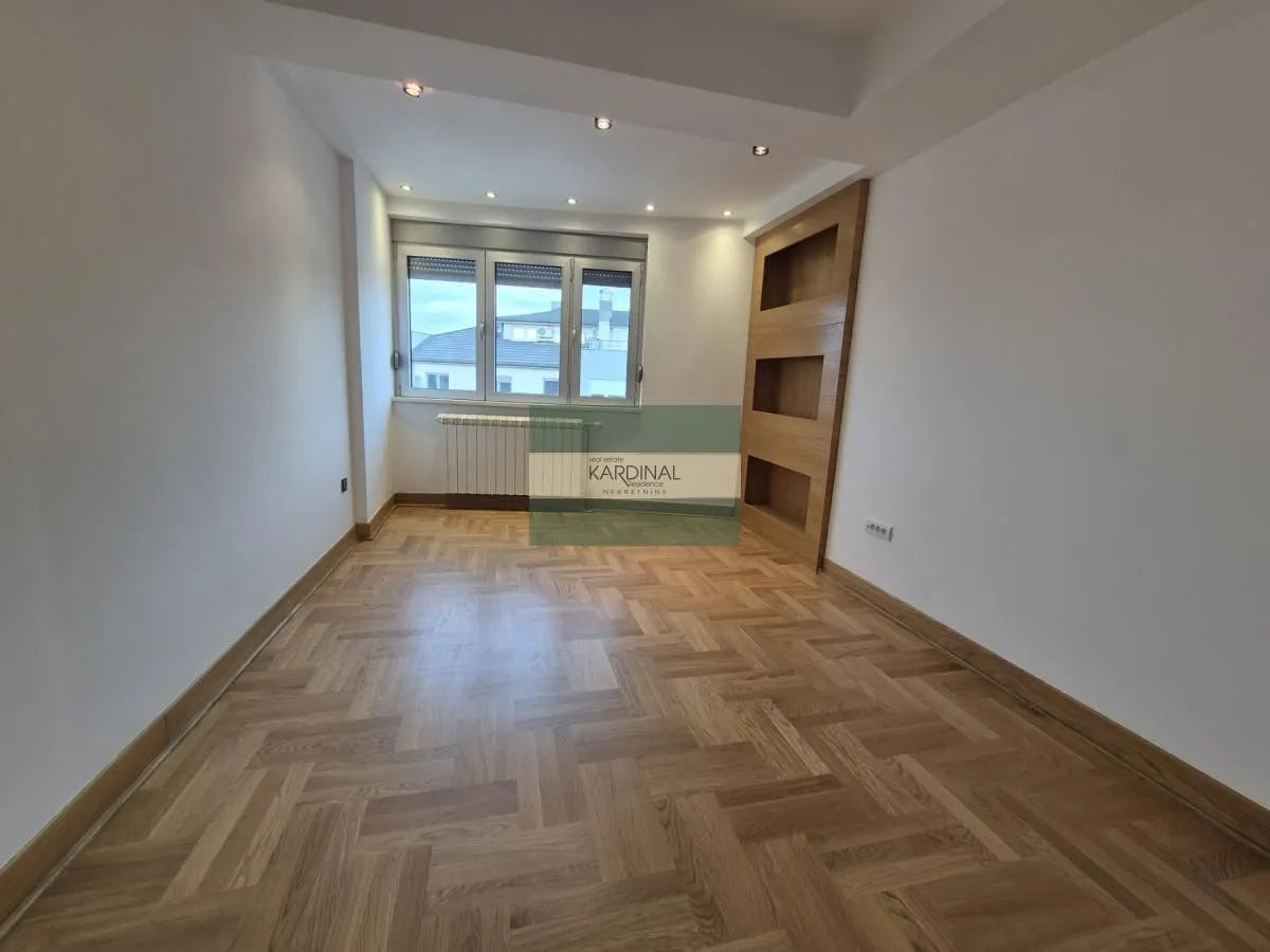 Prodaja, trosoban stan, 77m², Vašarište, Jagodina