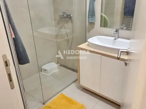 Prodaja, dvosoban stan, 50m², Zemun Centar, Zemun Sve Podlokacije - image 8