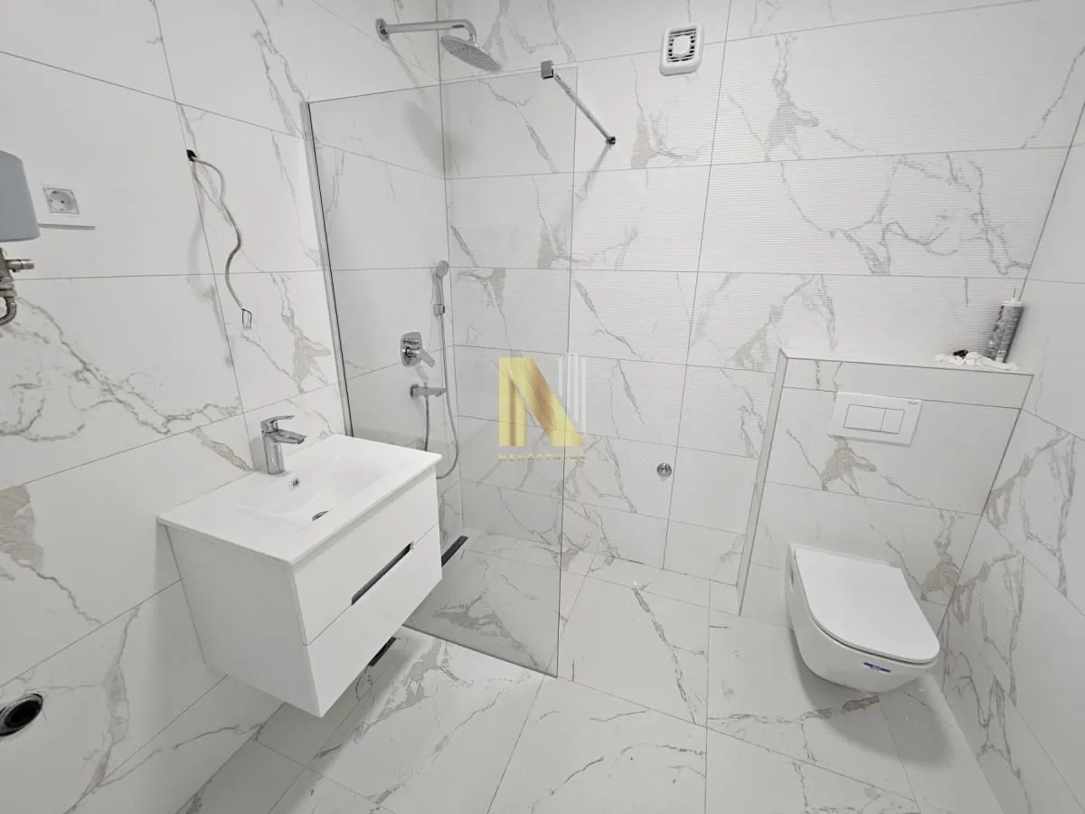 Prodaja, trosoban stan, 83m², Bulevar patrijarha Pavla, Novi Sad Sve Podlokacije