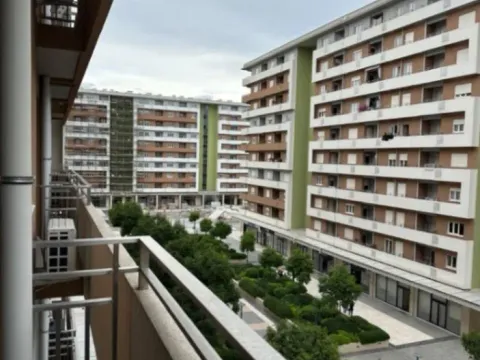 Izdavanje, jednosoban stan, 51m², Central Point, Podgorica