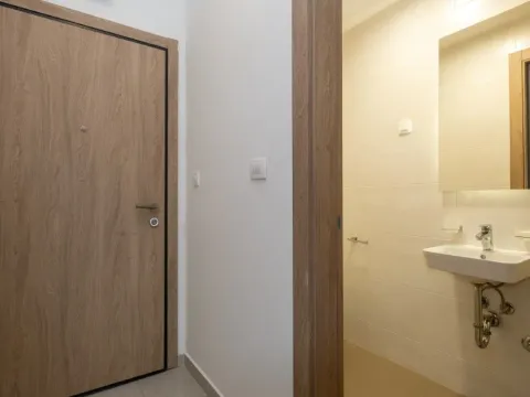 Izdavanje, četvorosoban stan, 127m², Master Kvart, Podgorica - image 4