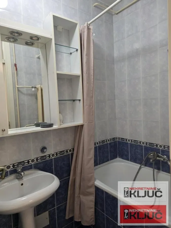 Izdavanje, jednosoban stan, 27m², Bulevar Oslobodjenja, Novi Sad Sve Podlokacije