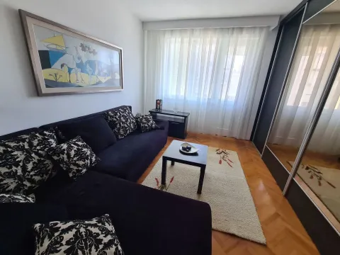 Izdavanje, dvosoban stan, 65m², Stara Varoš, Podgorica - image 16