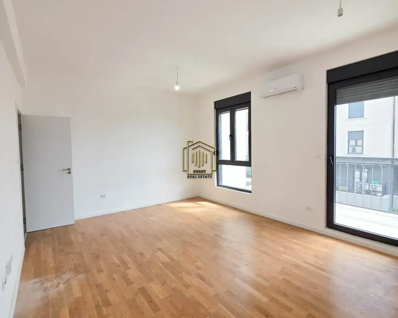 Izdavanje, dvosoban stan, 64m², Tološi, Podgorica