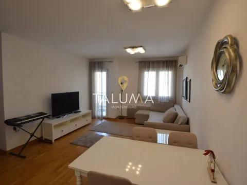 Sale, two bedroom apartment, 64m², City Kvart, Podgorica - image 14