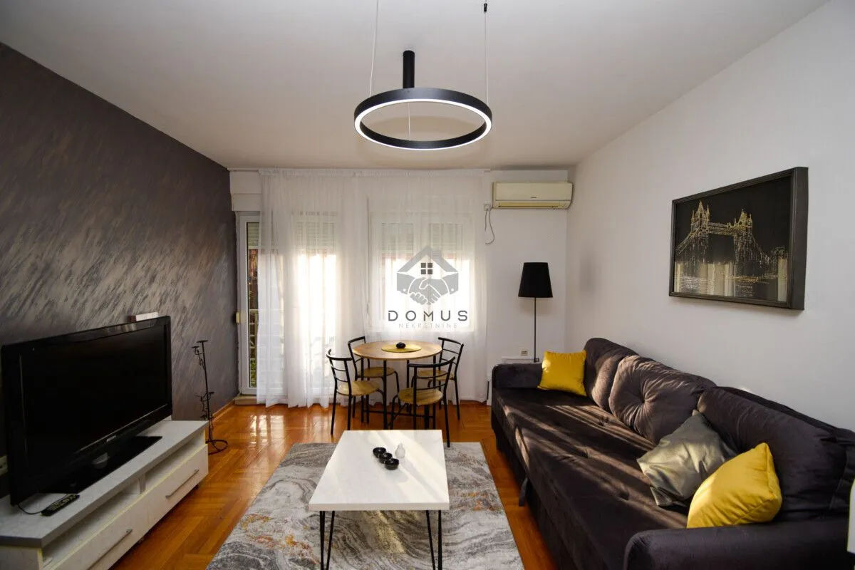 Prodaja, jednosoban stan, 37m², Centar, Podgorica