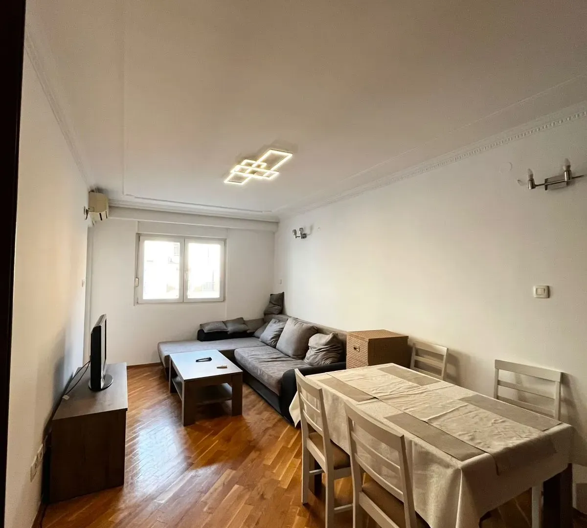 Izdavanje, dvosoban stan, 65m², Kod Big Fashion-a, Podgorica