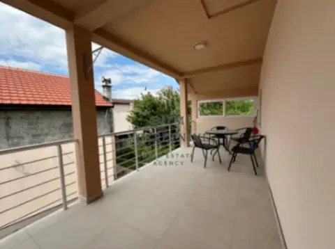 Izdavanje, kuća, 320m², Zlatica, Podgorica - image 2