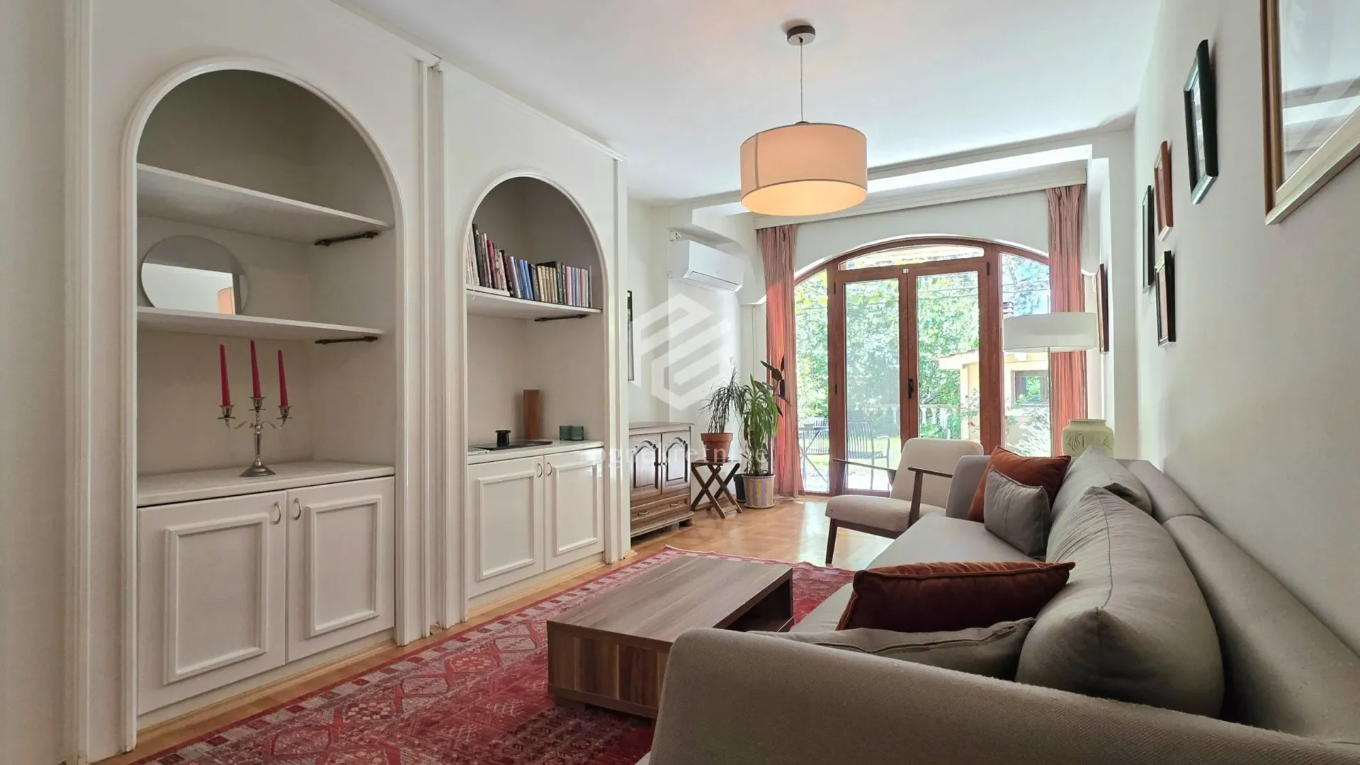 Izdavanje, trosoban stan, 110m², Gorica C, Podgorica