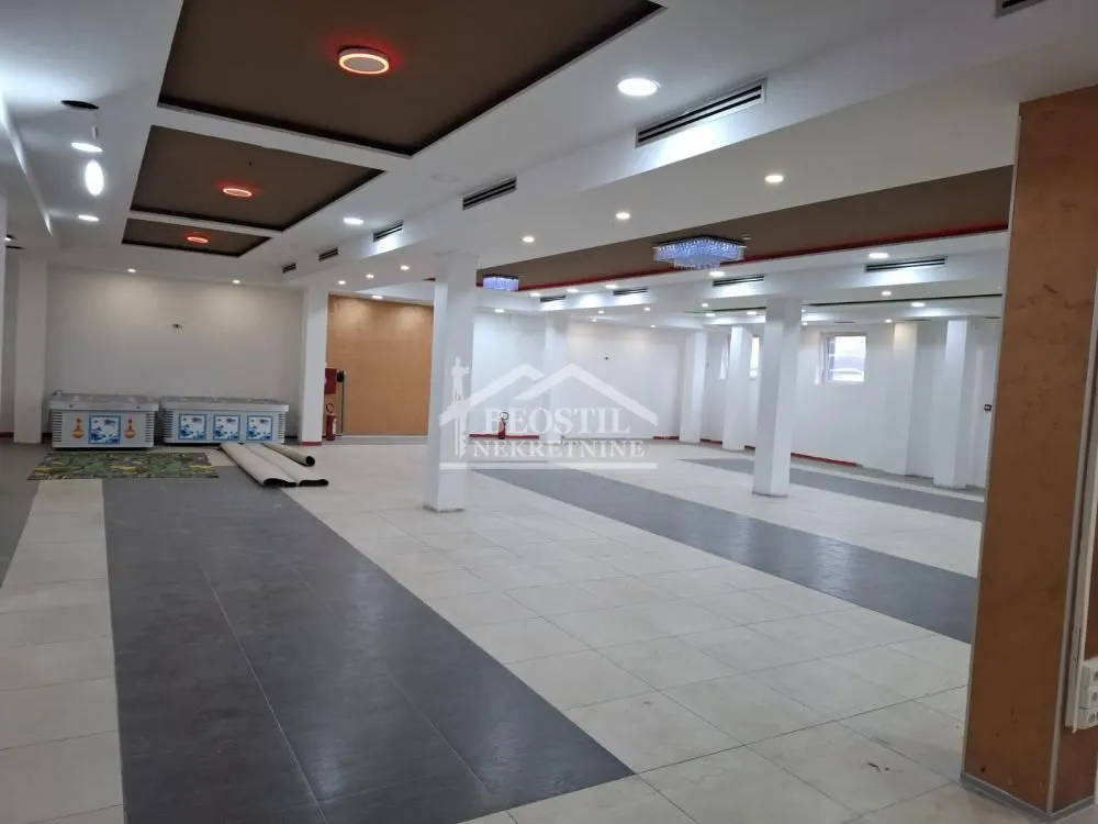 Izdavanje, poslovni prostor, 400m², Ledine, Beograd