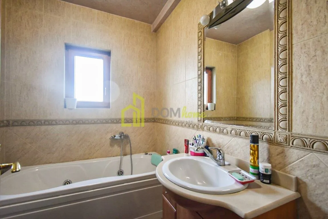 Sale, house, 300m², Zabjelo, Podgorica