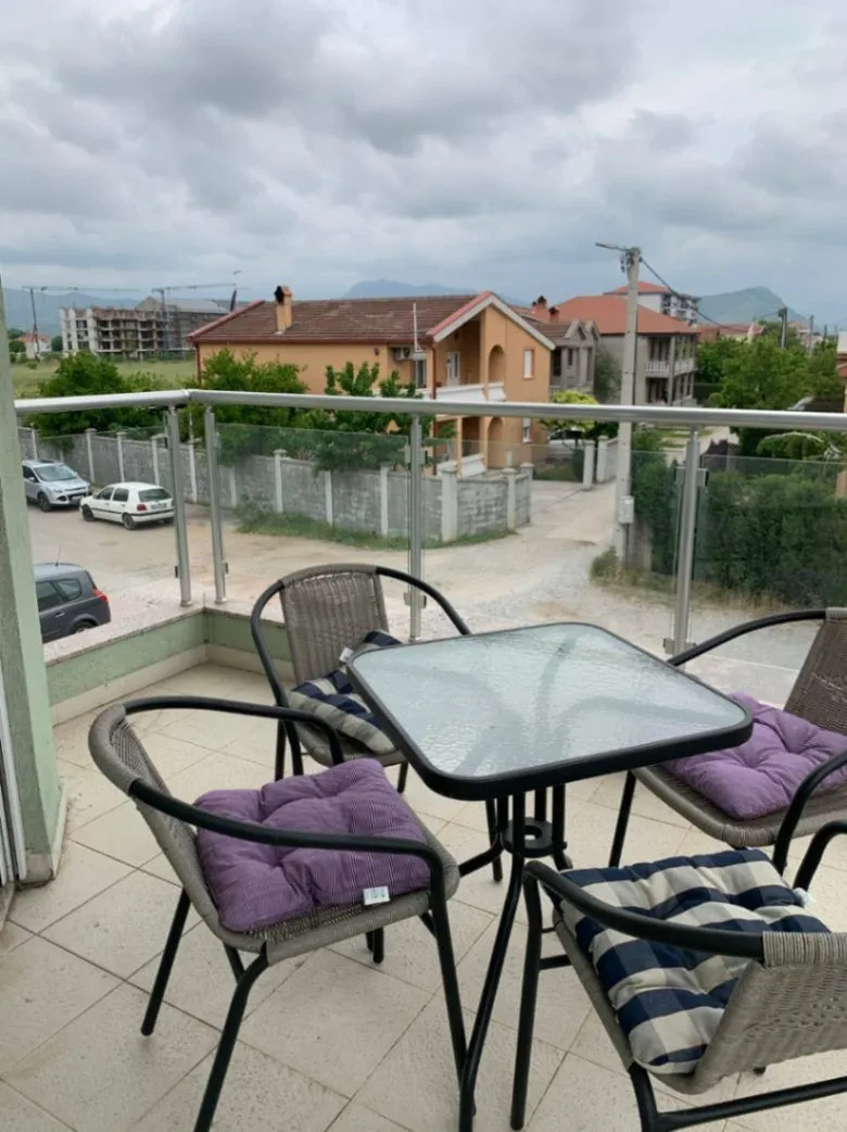 Izdavanje, dvosoban stan, 75m², Zabjelo, Podgorica