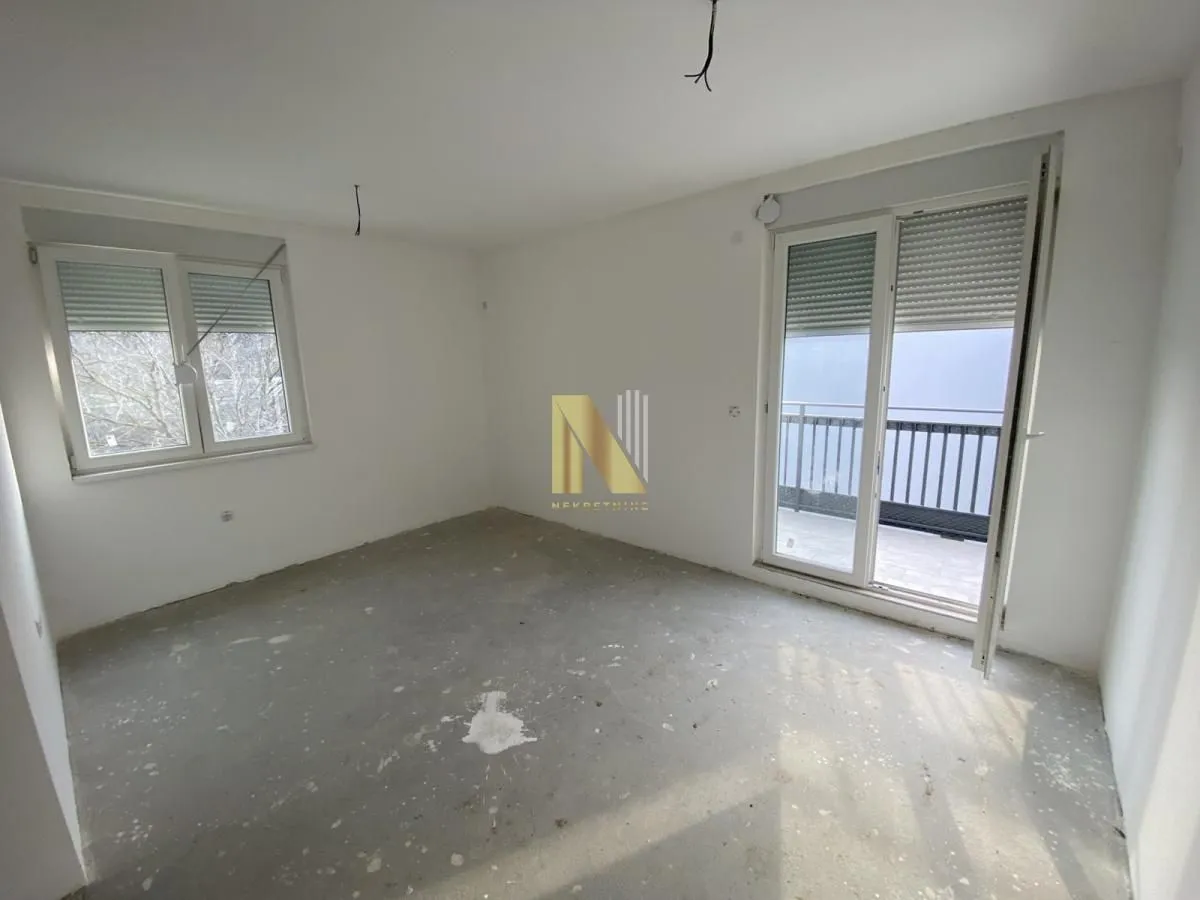 Prodaja, trosoban stan, 61m², Alibegovac, Petrovaradin