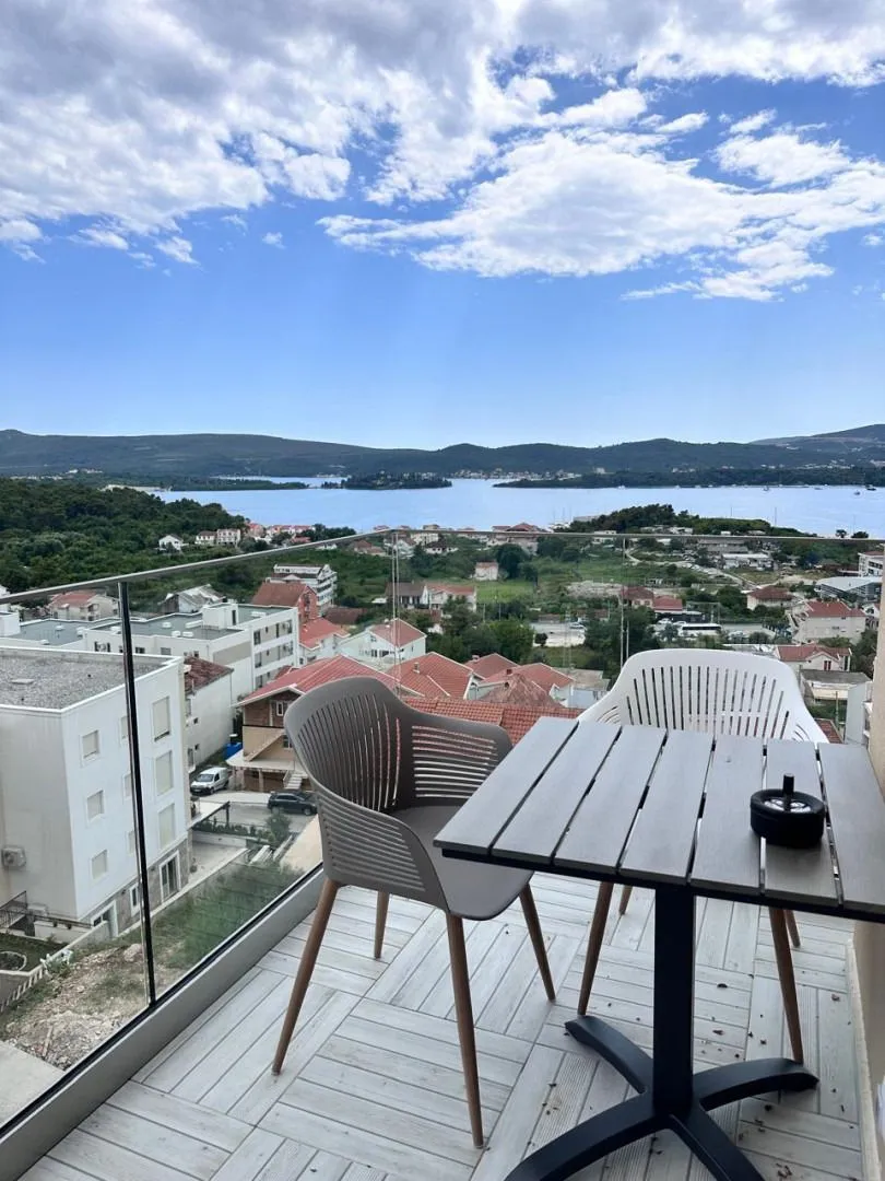 Rent, one bedroom apartment, 38m², Kava, Tivat