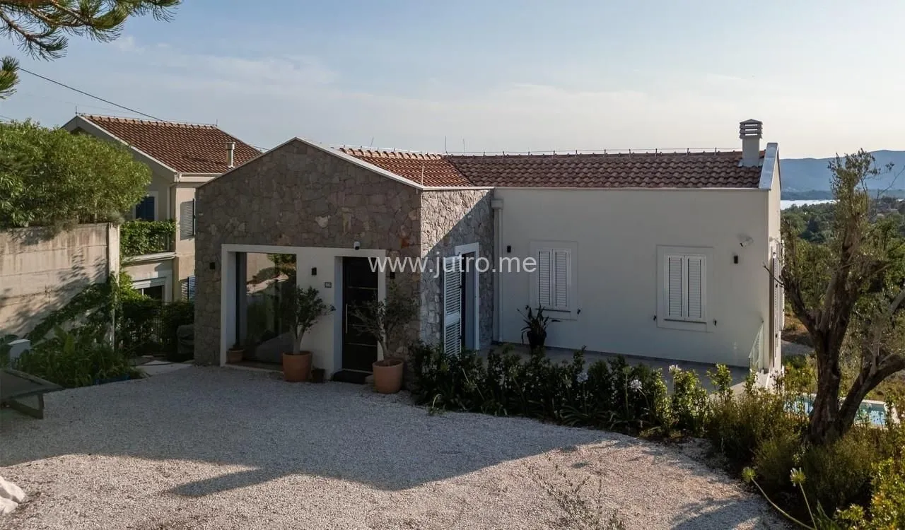 Sale, house, 220m², Kavač, Kotor