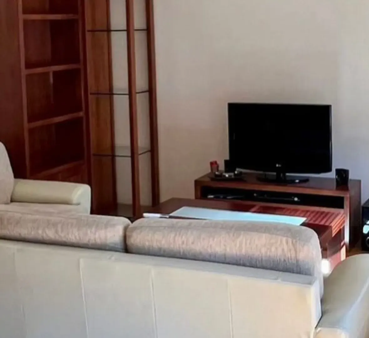 Izdavanje, jednosoban stan, 54m², Krivi Most, Podgorica