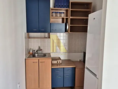 Izdavanje, poslovni prostor, 25m², Centar, Novi Sad - image 5