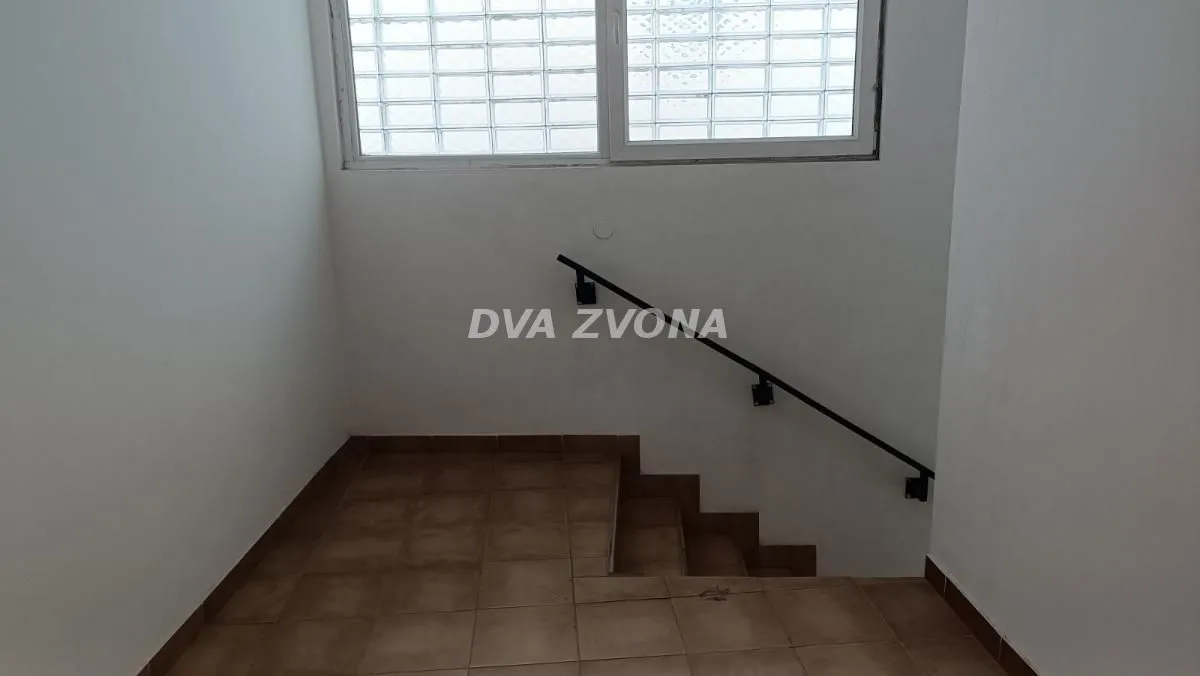 Prodaja, dvosoban stan, 38m², Sremska Kamenica, Petrovaradin