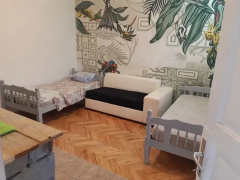 Izdavanje, kuća, 88m², Autobuska stanica, Podgorica - image 2