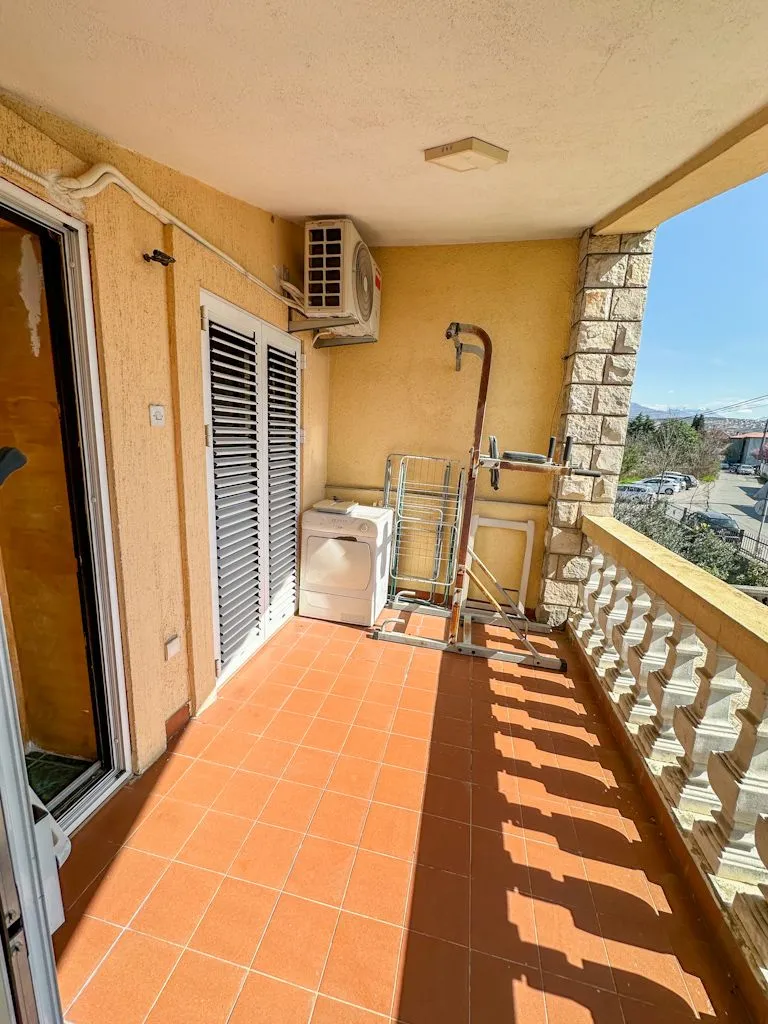 Izdavanje, kuća, 220m², Stari Aerodrom, Podgorica