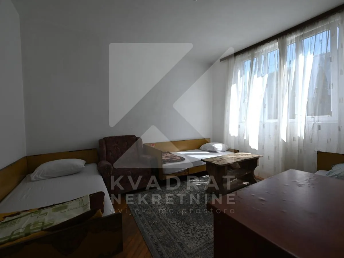 Prodaja, kuća, 370m², Stari Aerodrom, Podgorica