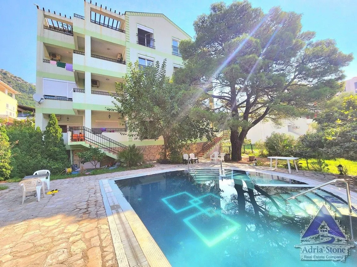 Prodaja, dvosoban stan, 64m², Podmaine, Budva