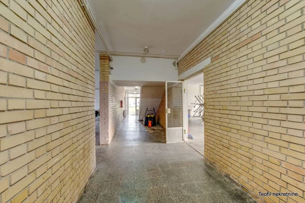 Sale, office space, 1200m², Bečej, Novi Sad