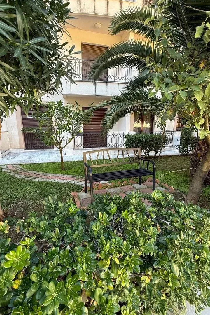 Izdavanje, dvosoban stan, 68m², Podmaine, Budva